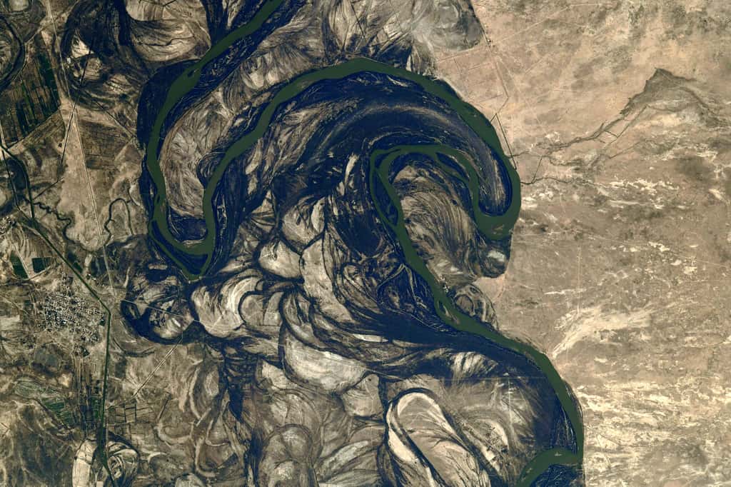 Le fleuve chevelu Syr-Daria. © Nasa, ESA, Thomas Pesquet