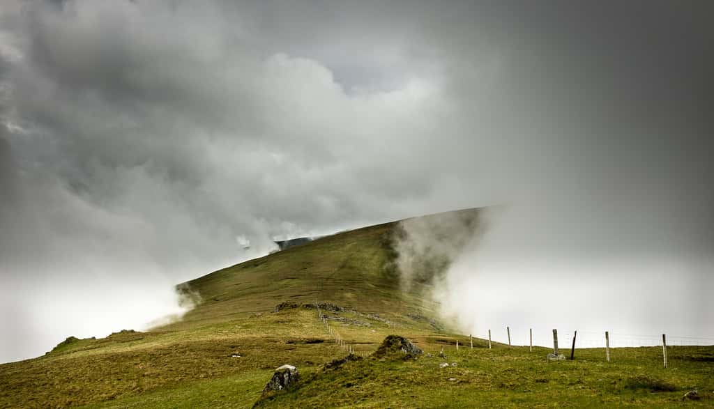 Une langue de terre vers les nuages. Photo prise dans le nord du Pays de Galles. © Steve M. Smith,Royal Photographic Society