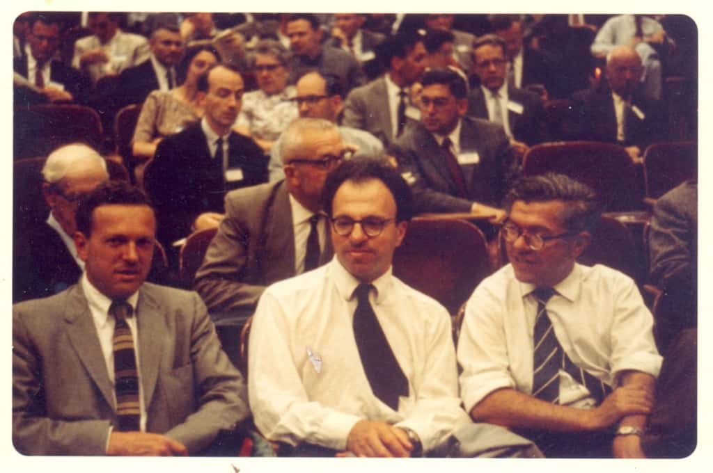 De gauche à droite, Thomas Gold, Hermann Bondi et Fred Hoyle au cours des années 1960. © 2022 <em>St John's College Cambridge</em>