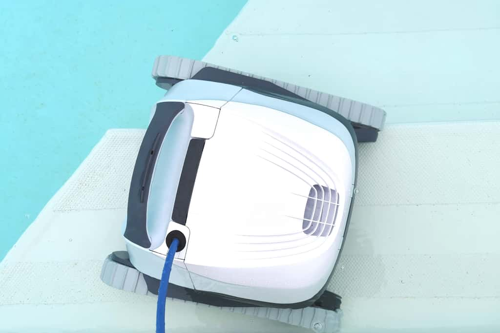 Robot piscine © Shutterstock