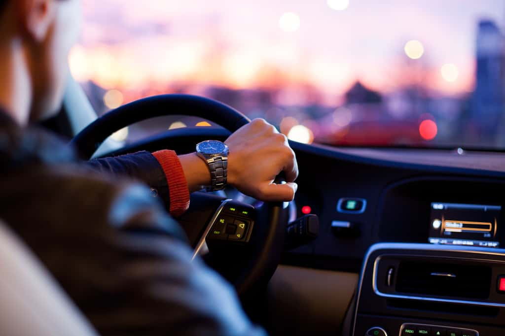 Voiture autoroute © Shutterstock