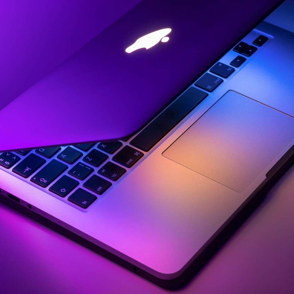 Macbook Air Apple © Shutterstock