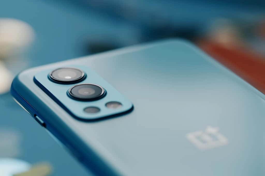  Smartphone OnePlus © Shutterstock