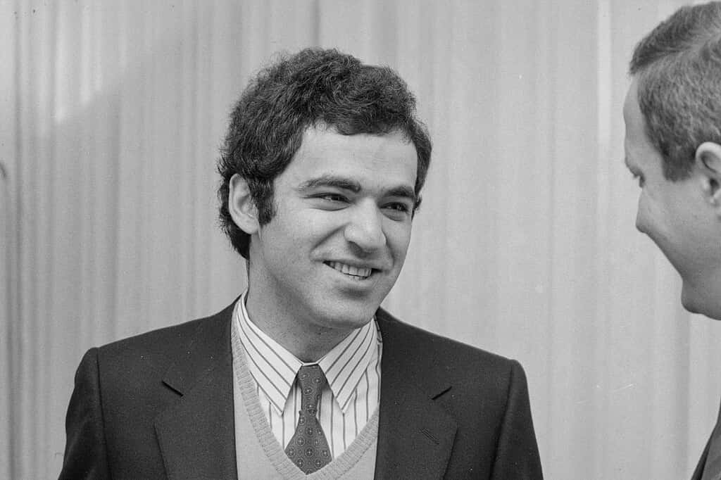  Champion du monde des échecs, Gary Kasparov a été vaincu par un ordinateur d’IBM, Deep Blue, en 1997. © Somorjai Zsolt -  ETH-Bibliothek Photo de 1987