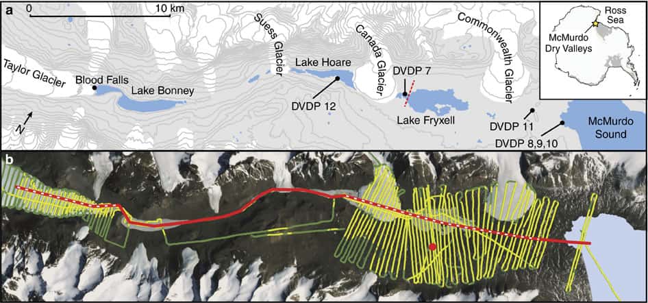 Des poches d'eau très salée ont été découvertes dans les vallées sèches de McMurdo. La ligne sur la carte du bas indique le cheminement de l'hélicoptère. Les parties jaunes représentent les zones sondées. Les points notés DVDP sur la carte du haut indiquent les forages du projet <em><a href="http://gcmd.gsfc.nasa.gov/KeywordSearch/Metadata.do?Portal=amd&amp;KeywordPath=Parameters%7CPALEOCLIMATE%7CLAND+RECORDS%7CPALEOMAGNETIC+DATA&amp;EntryId=Dry_Valley_Drilling_Project&amp;MetadataView=Full&amp;MetadataType=0&amp;lbnode=mdlb3" title="The Dry Valleys Drilling Project" target="_blank">Antarctic Dry Valley Drilling Project</a></em>. © J. A. Mikucki <em>et al.</em>, <em>Nature Communications</em>, 2015