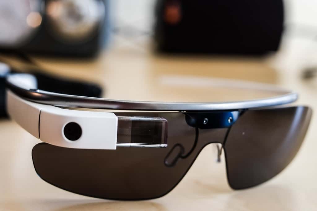 Une nouvelle version des Google Glass a vu le jour en 2019 à destination des professionnels. © lawrencegs, Flickr, CC By 2.0