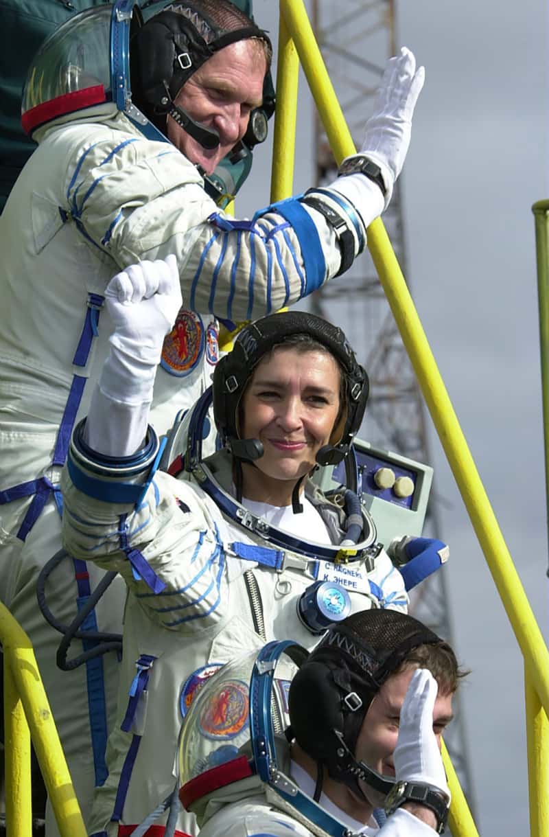 Claudie Haigneré, en 2001, prête à embarquer à bord d'une capsule Soyouz à destination de l'ISS pour un séjour de dix jours dans le cadre de la mission Andromède. © ESA, Cnes, S. Corvaja 