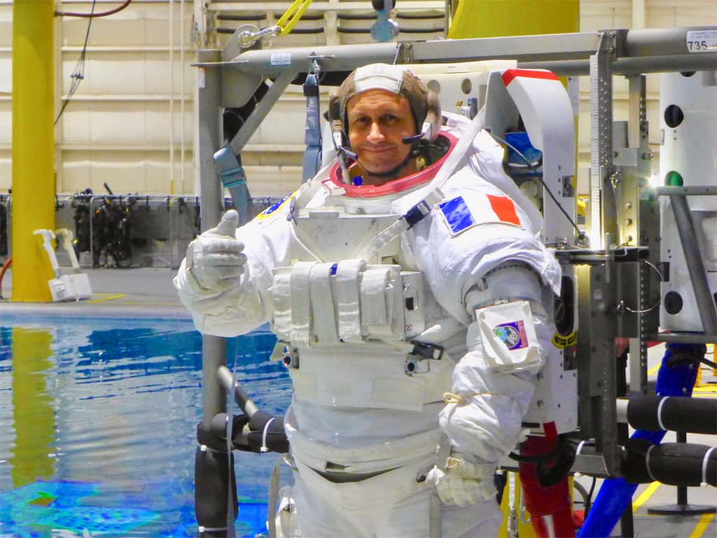 Hervé Stevenin, instructeur de l’Agence spatiale européenne qui dirige l'entraînement aux sorties extravéhiculaires des astronautes européens au Centre européen des astronautes, à Cologne (EAC). © Nasa