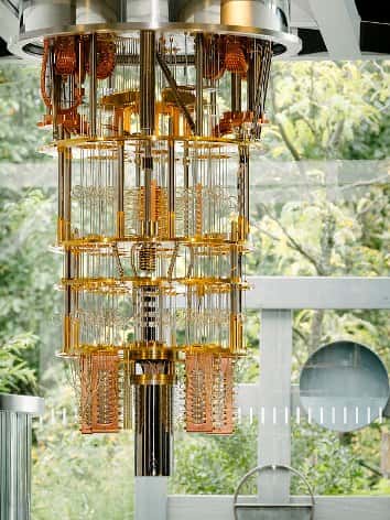 Le cryostat du circuit quantique à 50 qubits. © IBM
