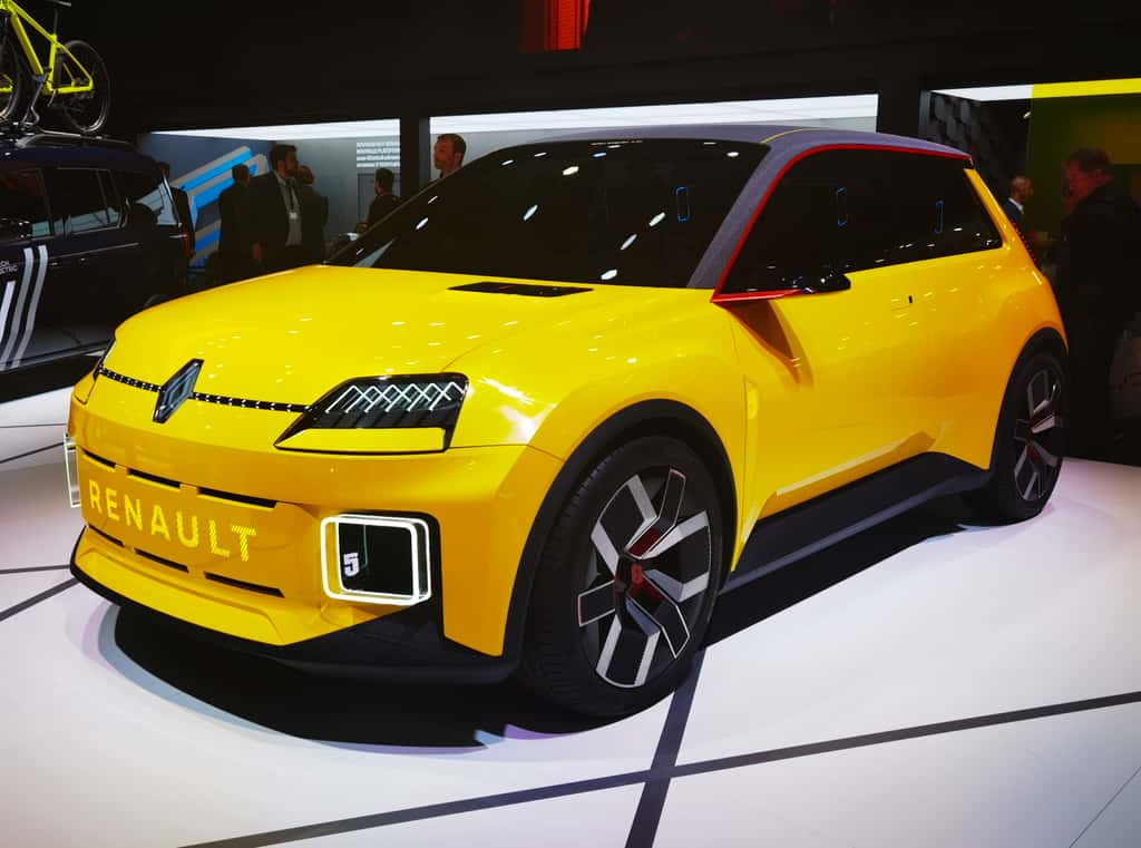 Pour fêter les 50 ans de la R5, Renault lui donne une seconde vie et l’électrifie. Ce sera le modèle du segment des citadines, ce qu’on appelle le segment B. © Futura
