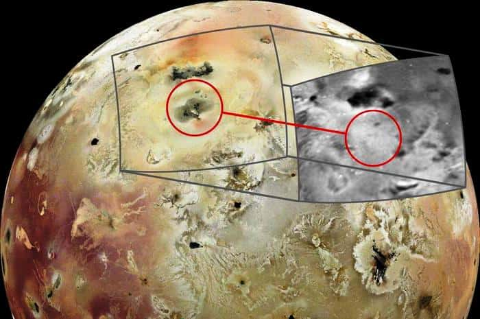 Une comparaison des données JunoCam de février 2024 avec les images de la mission Galileo de la même zone en novembre 1997 (insertion en niveaux de gris) révèle une nouvelle caractéristique volcanique à la surface de la lune de Jupiter, Io. L'image JunoCam a été prise le 3 février 2024 à une distance de 2 530 kilomètres et à une échelle de 1,7 kilomètre par pixel. Les images ont été prises du côté nocturne d'Io, l'éclairage provenant uniquement de Jupiter. © Nasa, JPL-Caltech, SwRI, MSSS, Europlanet