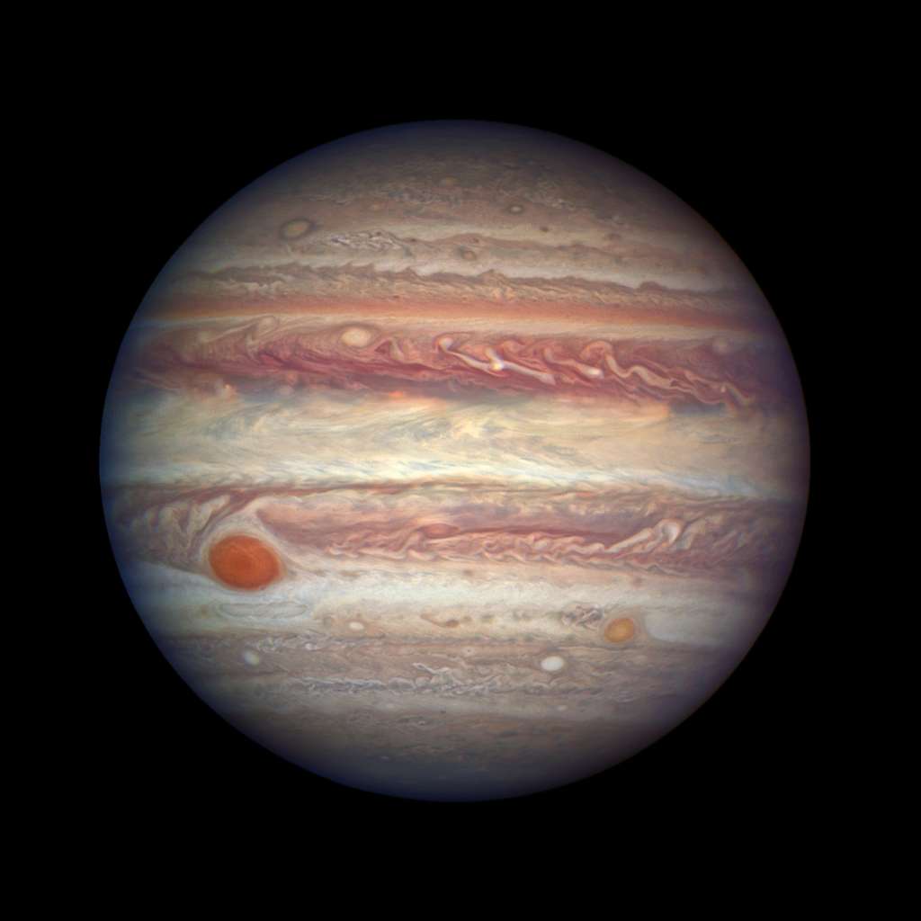 Jupiter et sa Grande Tache rouge, qui est en train de devenir une tache orangée, ici photographiée par Hubble le 3 avril 2017. © Nasa, ESA, A. Simon (GSFC)
