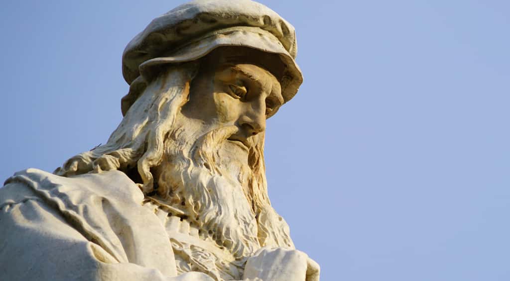 Portrait sculpté de l'artiste et inventeur de génie, Léonard De Vinci. © iphotographer62, Adobe Stock 