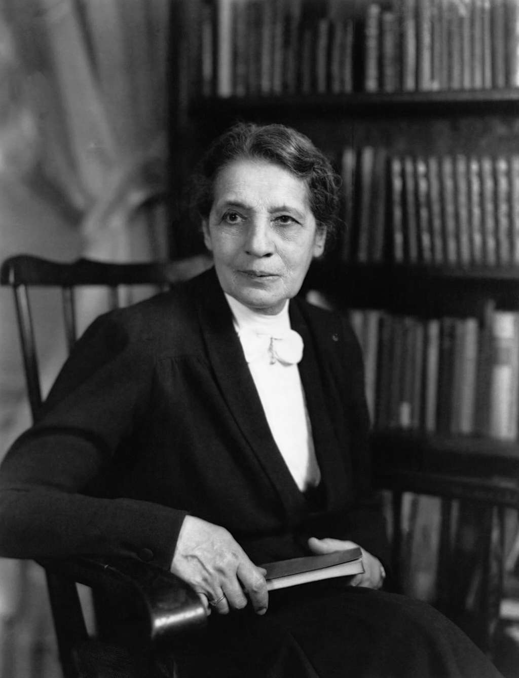 Lise Meitner. © Harris & Ewing, WikimediaCommons