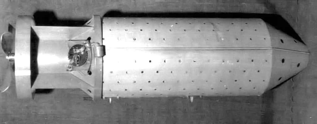 Conteneur de bombe à chauves-souris de l'armée de l'air américaine, utilisé comme abri d'hibernation des chauves-souris. © US Army. Domaine public