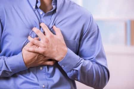 L'étude montre que la chirurgie cardiaque ne garantit pas moins de décès qu'un traitement médicamenteux. © fstop123, Istock.com