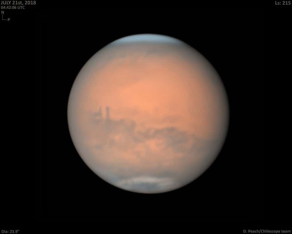 Mars, le 21 juillet 2018, photographiée depuis la Terre par Damian Peach. © Damian Peach (<a title="Damian Peach sur Twitter" target="_blank" href="https://twitter.com/peachastro?lang=fr">@peachastro</a>)