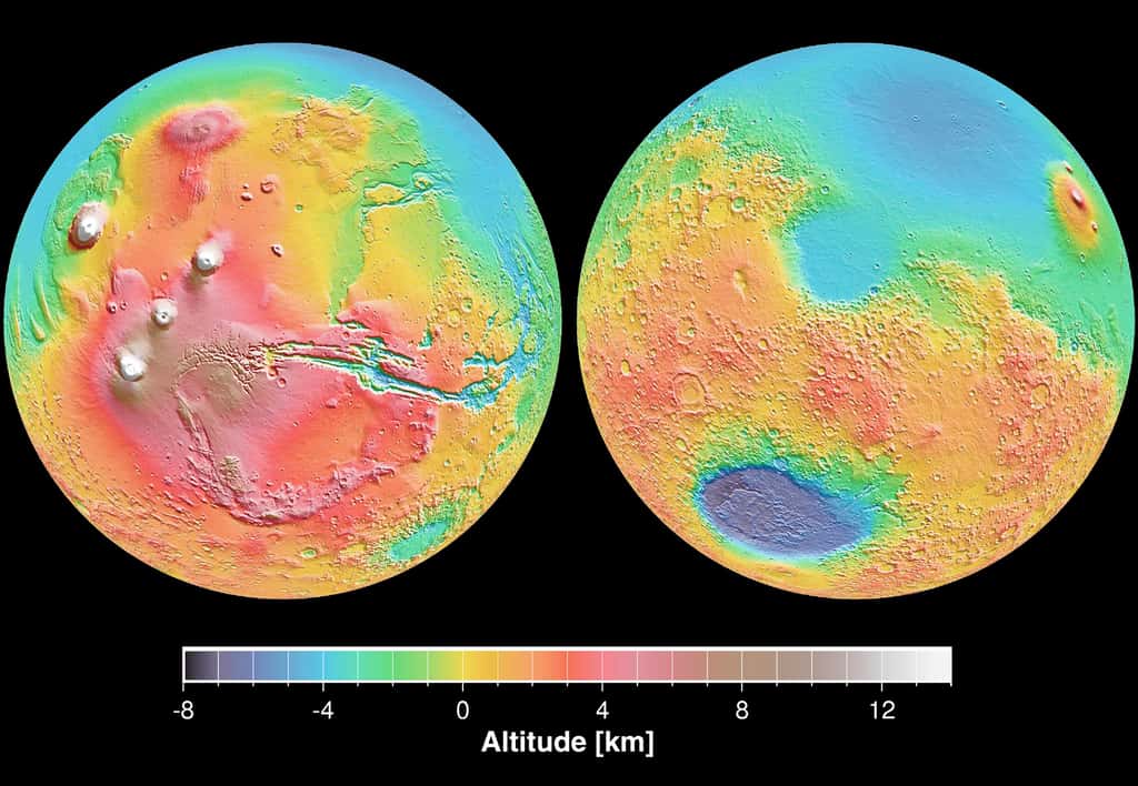 La grande dichotomie martienne : la planète Mars est littéralement scindée en deux hémisphères distincts : au sud, des hauts plateaux cratérisés et anciens, et au nord, des plaines bien plus jeunes. © Nasa, JPL, Mola Science team 