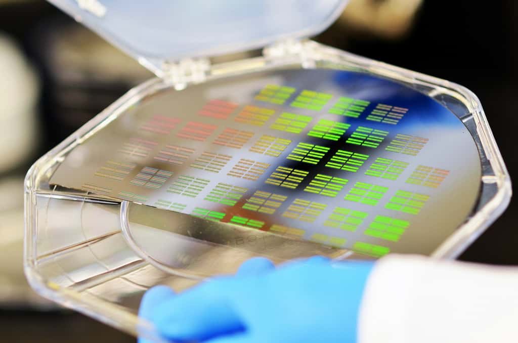 IBM Research développe actuellement des puces électroniques capables de pratiquer des analyses de bioparticules à l’échelle de l’ADN. © IBM