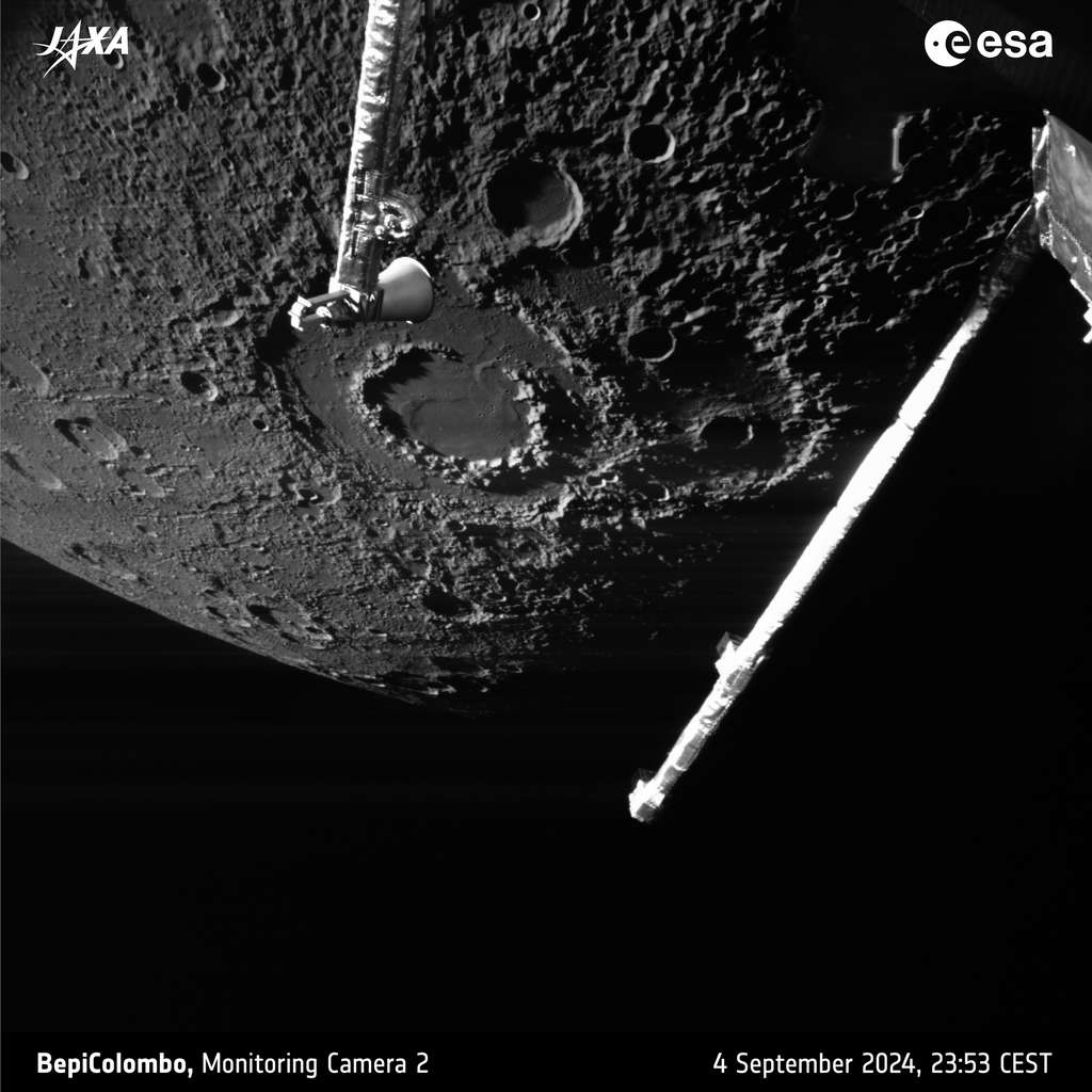 Le cratère Vivaldi et son anneau interne de pics, imagé par la caméra de navigation MCAM-2. © ESA, Bepicolombo, MTM