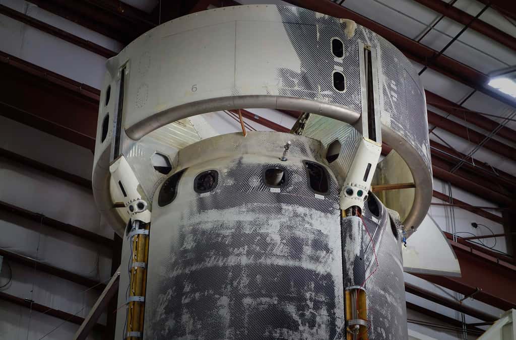 Les senseurs installés à l'extérieur du New Shepard. Ils vont servir à démontrer un atterrissage autonome et de précision sur la Lune. © Blue Origin
