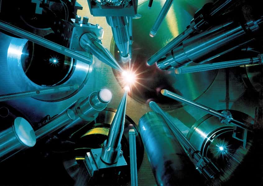 Une vue d'une expérience conduite avec le laser Omega. © University of Rochester