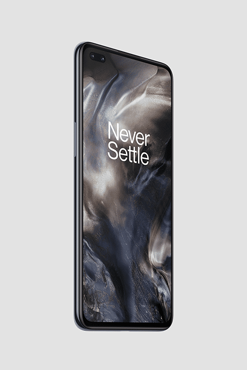 Pour combler sa cible du milieu de gamme adepte des selfies, le OnePlus Nord dispose de deux capteurs en façade, avec un grand angle de 8 mégapixels et un capteur principal de 32 mégapixels. © OnePlus