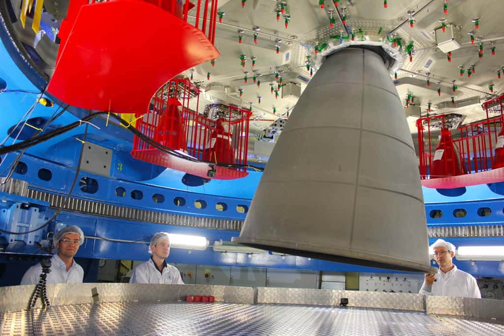 Le moteur principal du module ESM est l'un de ceux de la navette spatiale qui a déjà volé. © Airbus