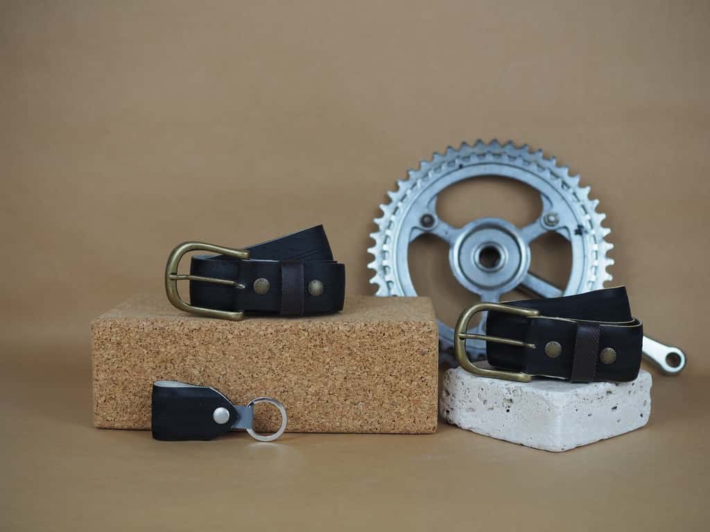  Les accessoires à partir de pneus de vélo recyclés. © La vie est belt
