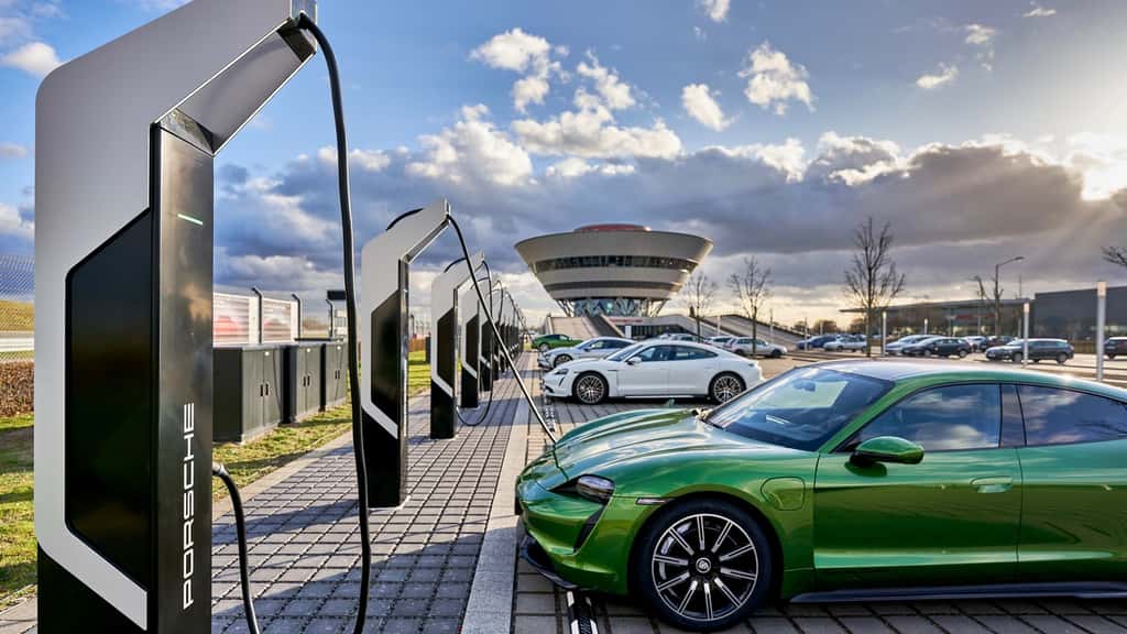 L’usine Porsche de Leipzig comprend également un parc de recharge rapide d’une capacité totale de 7 mégawatts. © Porsche