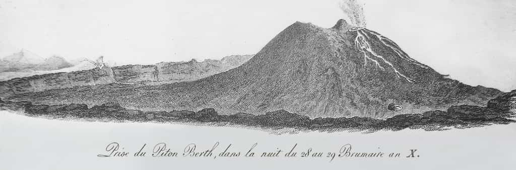 Dessin du volcan le 19 novembre 1801 depuis le Piton de Bert, au sud du cône sommital. Le cratère Bory et le Mamelon central, à gauche et au centre de la zone sommitale respectivement, culminent à une altitude comparable. Au pied du cône, des coulées débordent d’un cratère formé en 1791. © Bory de Saint-Vincent