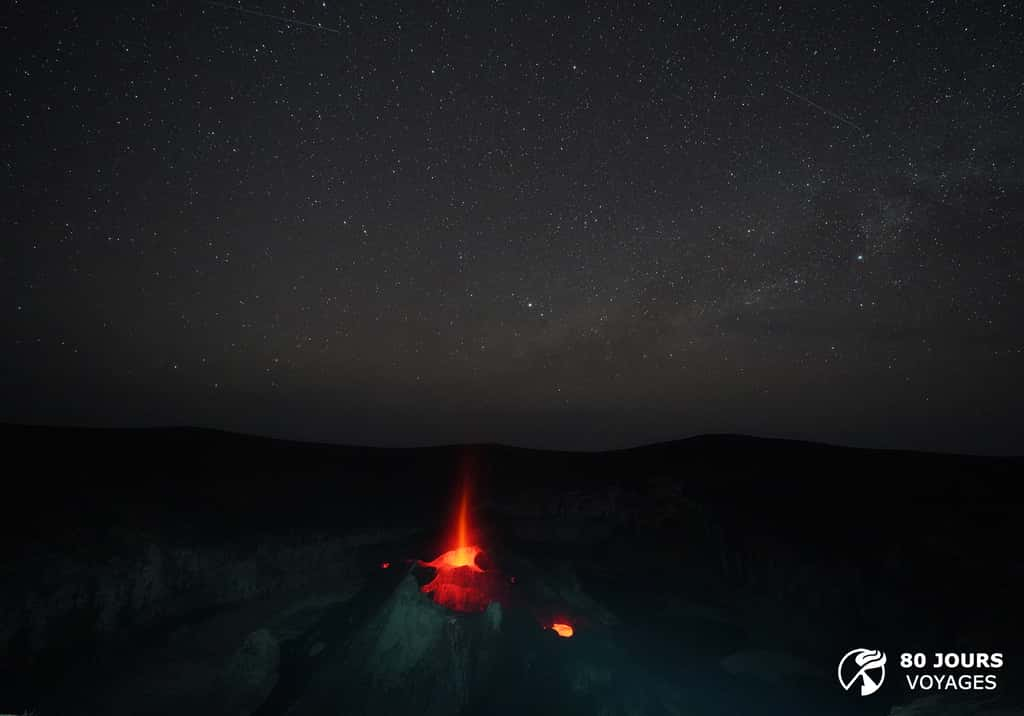 Spectacle volcanique et étoilé, sur un des sommets mythiques d’Afrique ! © Sylvain Chermette, 80 Jours Voyages