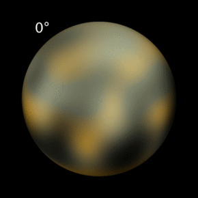 La plus belle image actuelle de Pluton sera détrônée par celles que nous enverra la sonde New Horizons à partir de la mi-mai, quand elle aura dépassé le point « BTH », pour <em>better than Hubble</em> (meilleur que Hubble). L'image ci-desssus n'est pas une composition de photographies mais une carte établie par calcul à partir de multiples données recueillies par le télescope spatial Hubble. © Nasa