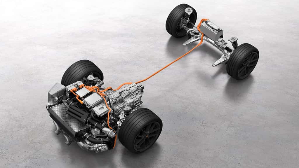 La motorisation électrique de la 911 GTS s'accompagne d'une batterie de 1,9 kWh pour un surpoids de 50 kilos face à l'ancienne GTS. © Porsche