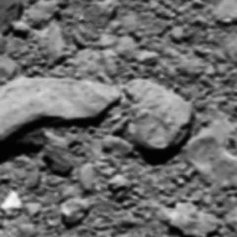 Voici la toute dernière photo prise par Rosetta de la surface de la comète Tchouri. © ESA, Rosetta, <em>MPS for OSIRIS Team MPS</em>, UPD, LAM, IAA, SSO, INTA, UPM, DASP, IDA