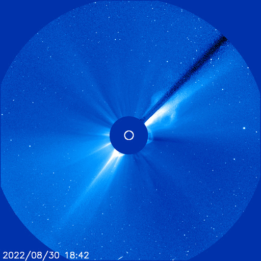 Puissante éjection de masse coronale (CME) observée le 30 août par la sonde Soho et son coronographe Lasco C3. L'événement s'est produit sur la face du Soleil opposée à la Terre. Vénus était sur son chemin. © ESA, Nasa, Soho