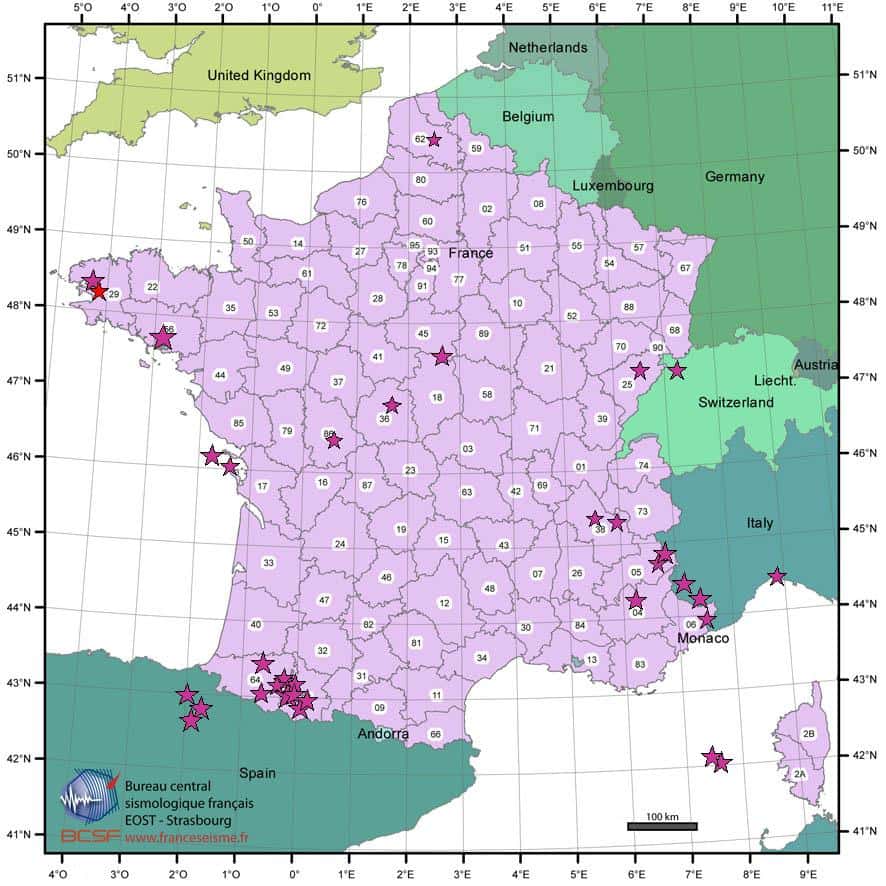 Les séismes survenus en France en 2013. La Bretagne, particulièrement le sud, n'est pas épargnée. En 2002, un tremblement de terre dans le Morbihan, près de Hennebont, avait atteint une magnitude de 5,4. En octobre 2013, un léger tremblement de terre a été ressenti près de Brest. La Bretagne ne se trouve pas à la frontière entre deux plaques, mais son sous-sol est parcouru de vieilles fractures datant de l’époque hercynienne, quand la région voyait pousser un massif montagneux il y a 360 millions d’années. Il en reste des cicatrices et, comme d’anciennes blessures, elles peuvent se rouvrir. © Bureau central sismologique français, France Séisme