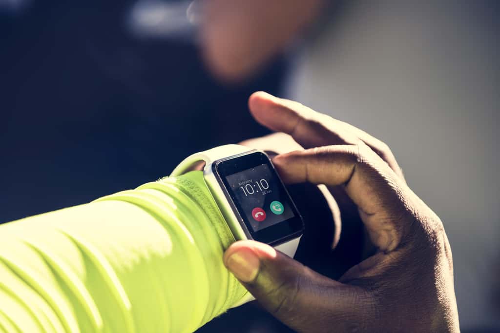 L'appairage au téléphone permet le paramétrage de la smartwatch. © Rawpixel.com, Adobe Stock