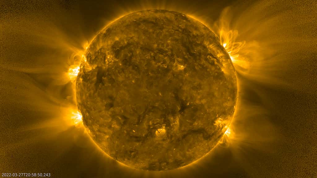 Puissantes éruptions solaires enregistrées par la caméra infrarouge EUI de la sonde européenne Solar Orbiter lors de son passage rapproché le 27 mars 2022.&nbsp;© ESA &amp; Nasa, Solar Orbiter, EUI Team