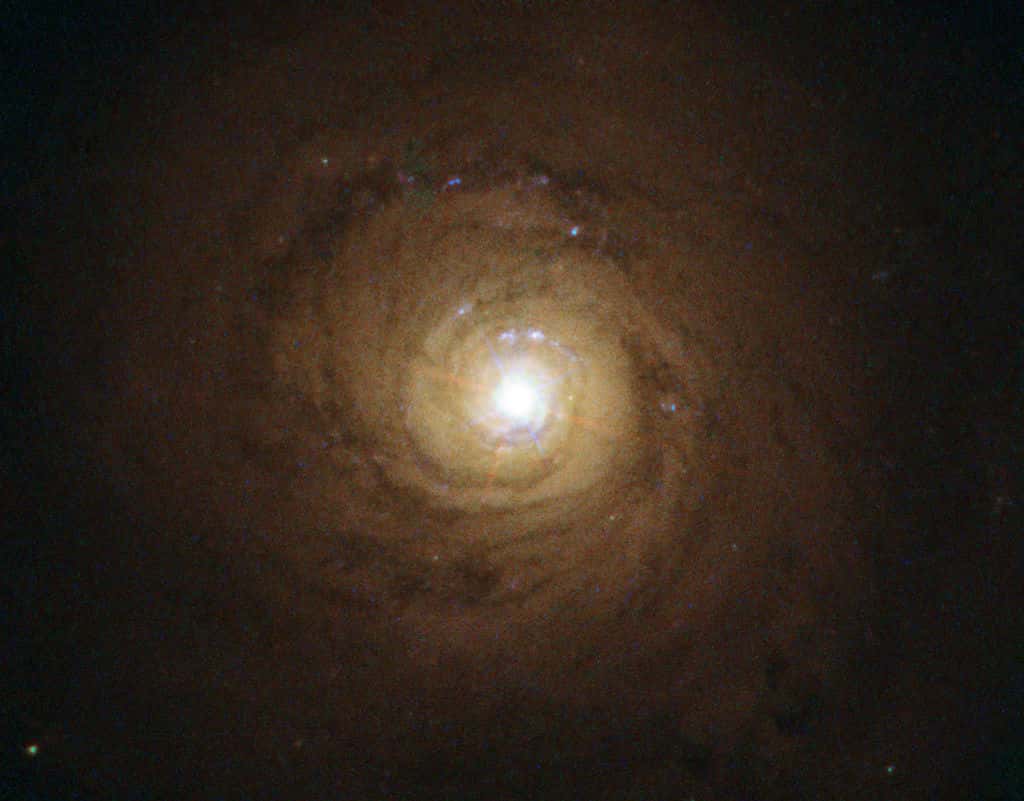 La galaxie NGC 5548. En son cœur, bien qu'invisible ici, se trouve un trou noir supermassif. © ESA, Hubble, Nasa