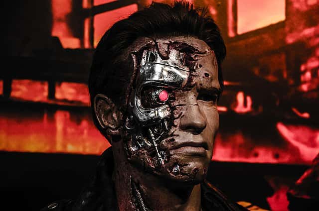 Terminator est tel que l'on peut le voir dans le film éponyme. © Daniel Jurena, Wikimedia Commons, CC by 2.0 