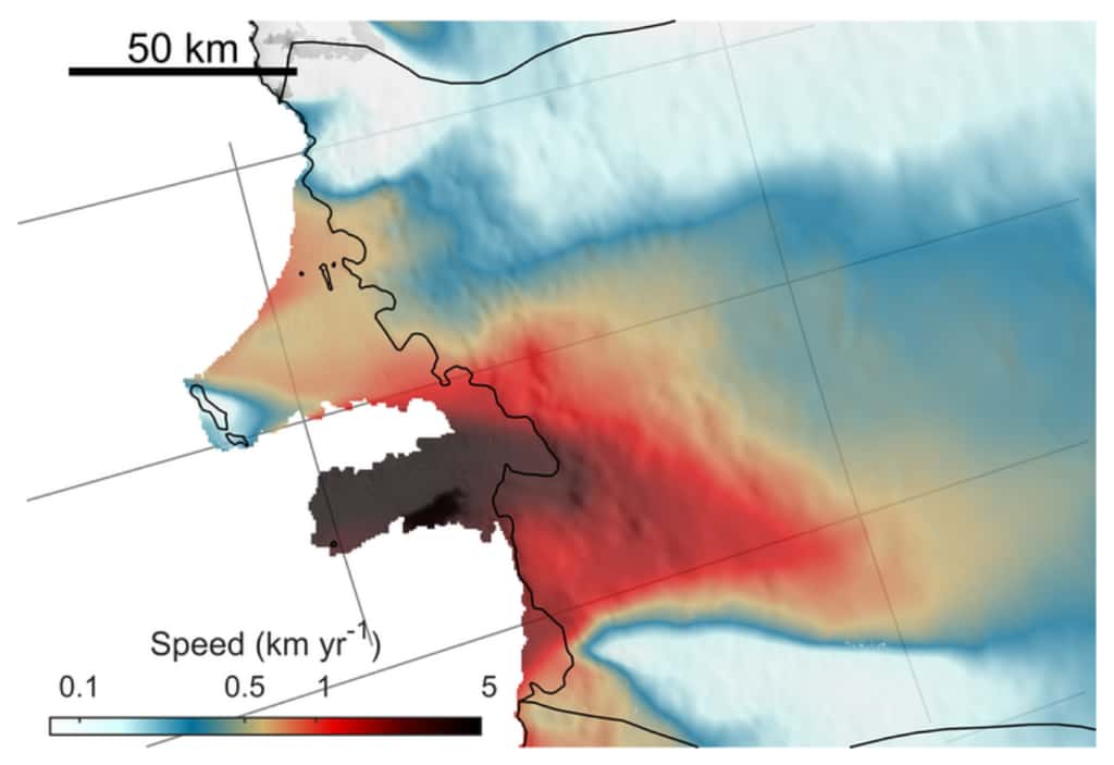 Les scientifiques ont utilisé l'imagerie radar des satellites Sentinel-1 de l'ESA pour mesurer la vitesse d'écoulement de la langue de glace du glacier Thwaites et analyser son intégrité structurelle à l'aide de l'apprentissage en profondeur. © Benjamin J. Davison, <em>University of Leeds</em>