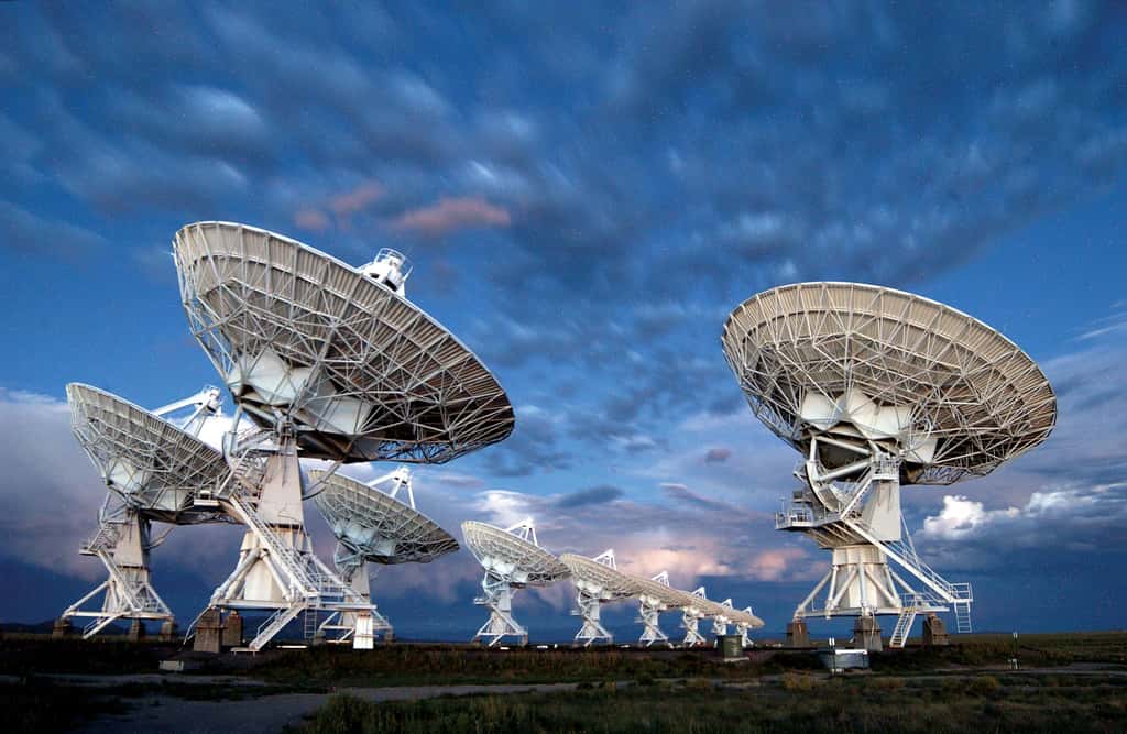 Une vue des radiotélescopes équipant le VLA. © NRAO