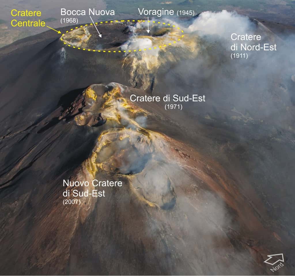 Le dégazage habituel des cratères sommitaux de l'Etna est majoritairement constitué de vapeur d'eau. © Marco Neri, INGV