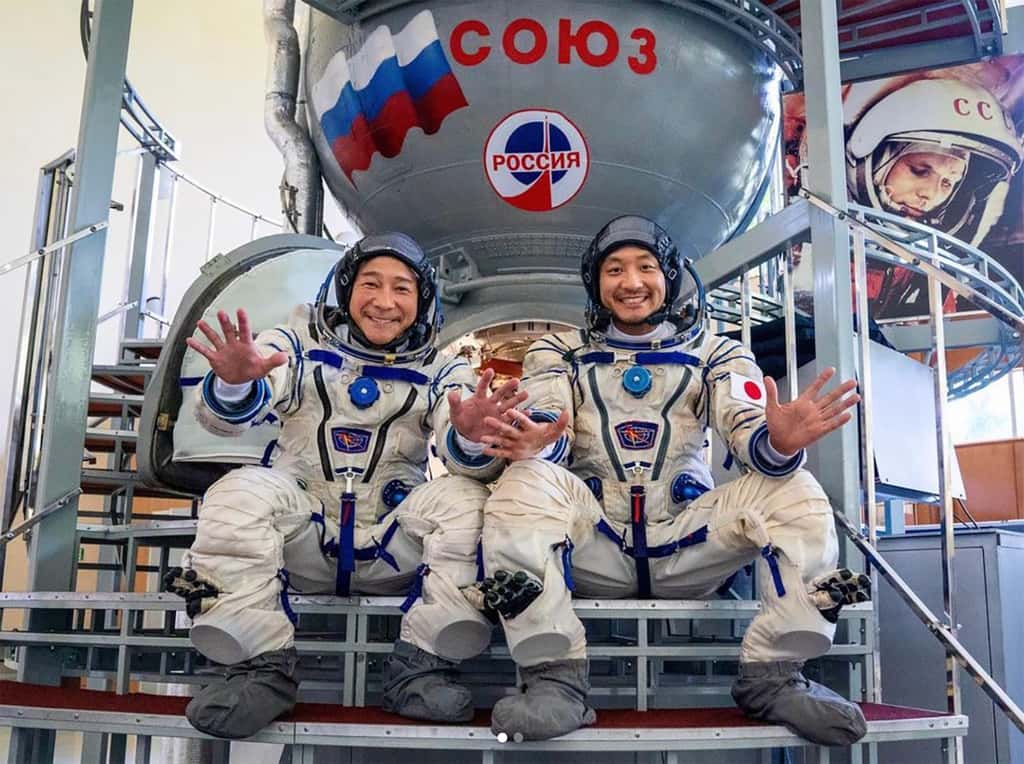 Yusaku Maezawa et Yozo Hirano, les deux prochains touristes de l'espace à rejoindre la Station spatiale à bord d'une capsule Soyouz commercialisée par Space Adventures. © Roscosmos