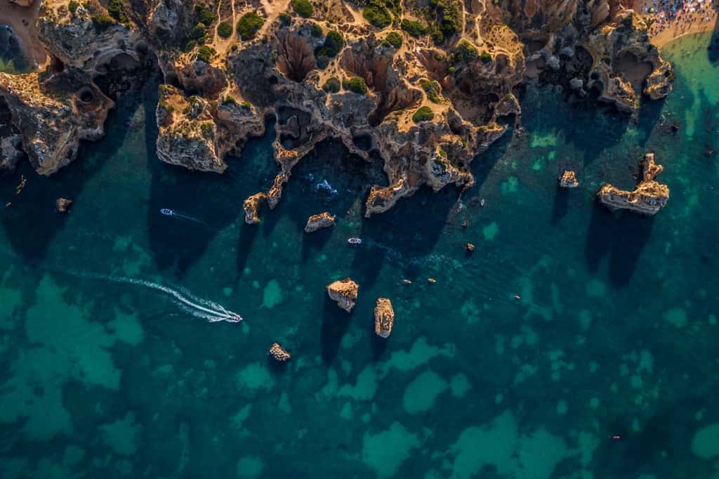 Les côtes d’Algarve, Portugal. © Enrico Pescantini, Dronestagram