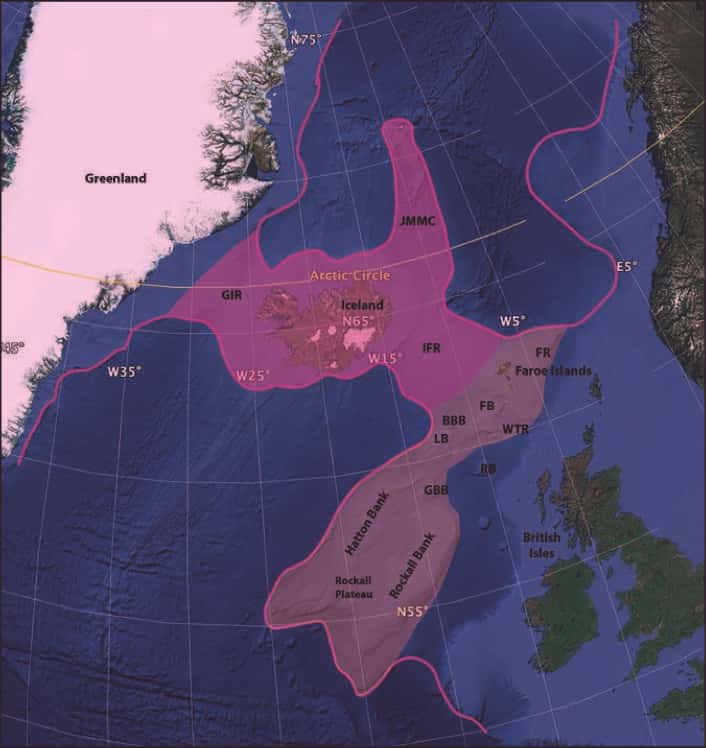L’Icelandia s’étendrait sur 600.000 km<sup>2</sup> (hypothèse basse, en rose foncé) à un million de km<sup>2</sup> (hypothèse haute, en rose clair). © <em>Geological Society of America</em>