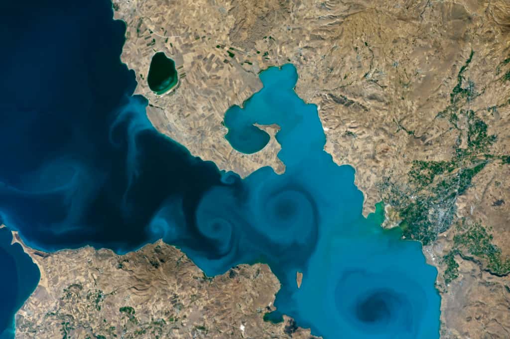 Le lac de Van en Turquie, 2016. © <em>Nasa Earth Observatory</em>