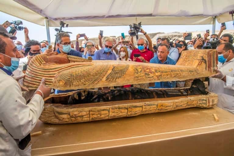 Les sarcophages présentés le 3 octobre 2020 à Saqqara (Égypte) datent d'il y a plus de 2.500 ans. © Khaled Desouki, AFP 