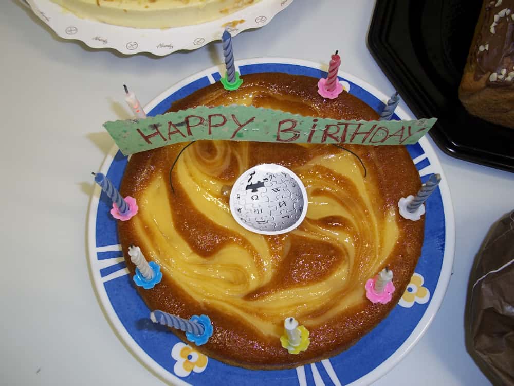 Un des nombreux gâteaux réalisés pour les 10 ans de Wikipédia en 2011. © Friedel Völker, Wikipedia